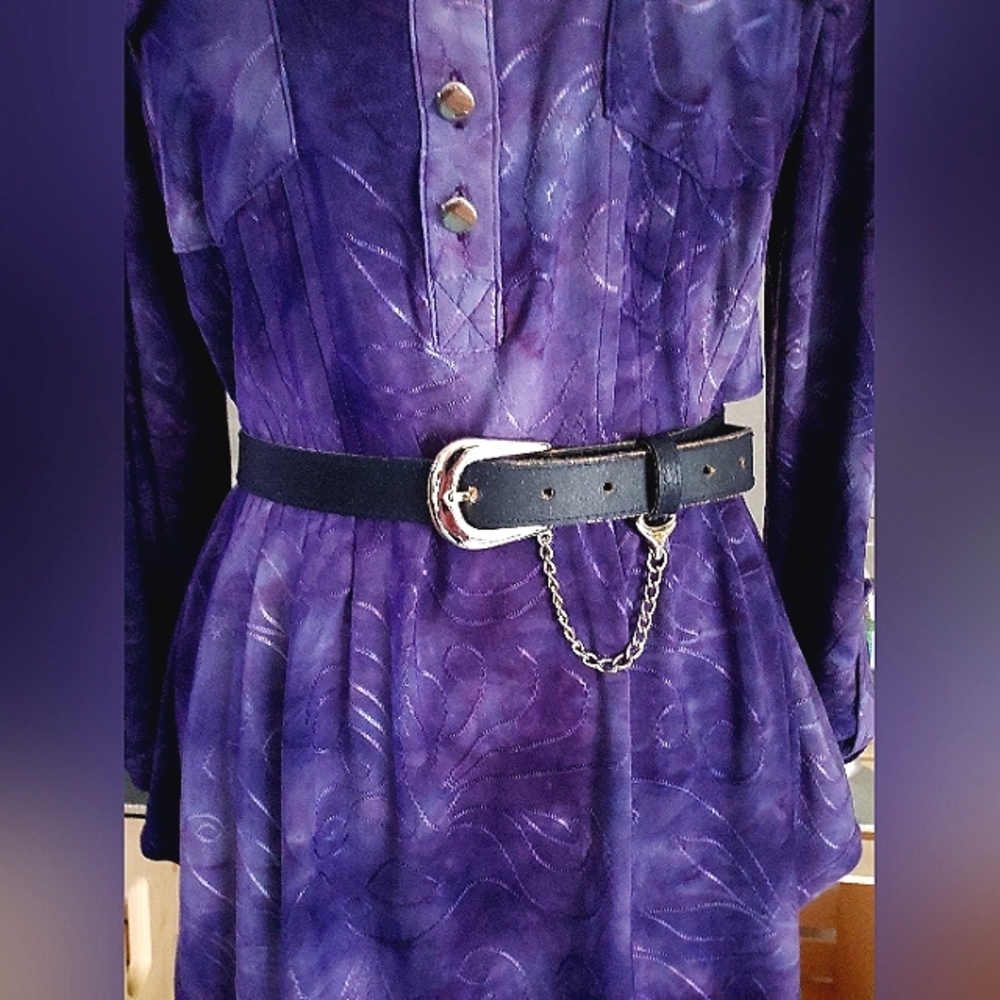 NAVY BELT WITH SILVER BUCKLE AND CHAIN